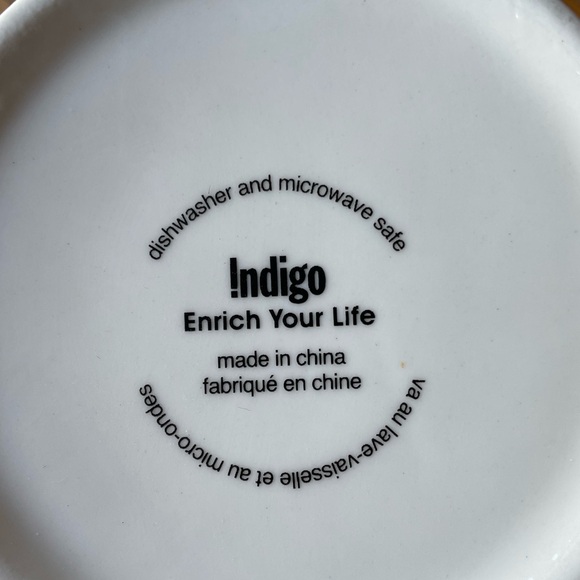 Indigo Monogrammed Cursive Print “F” Mug - Picture 4 of 4